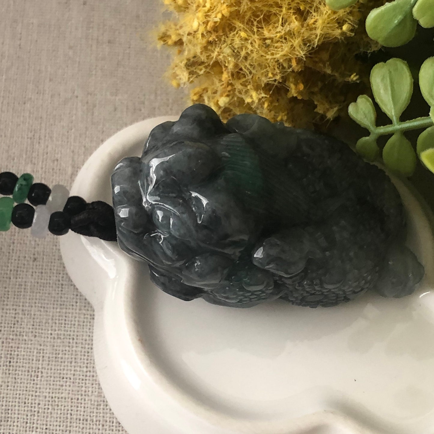 51mm Jadeite Jade Wuji Black Green 3 Legged Toad Pendant Neck Rope Tie