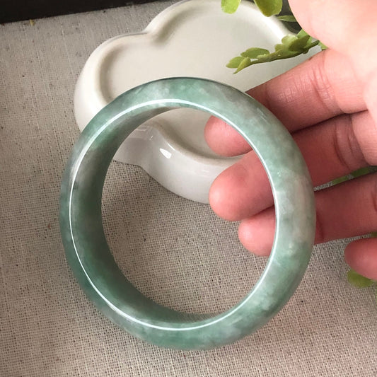 57.5mm Earthy White Green Marble Pattern Jadeite Jade Bangle