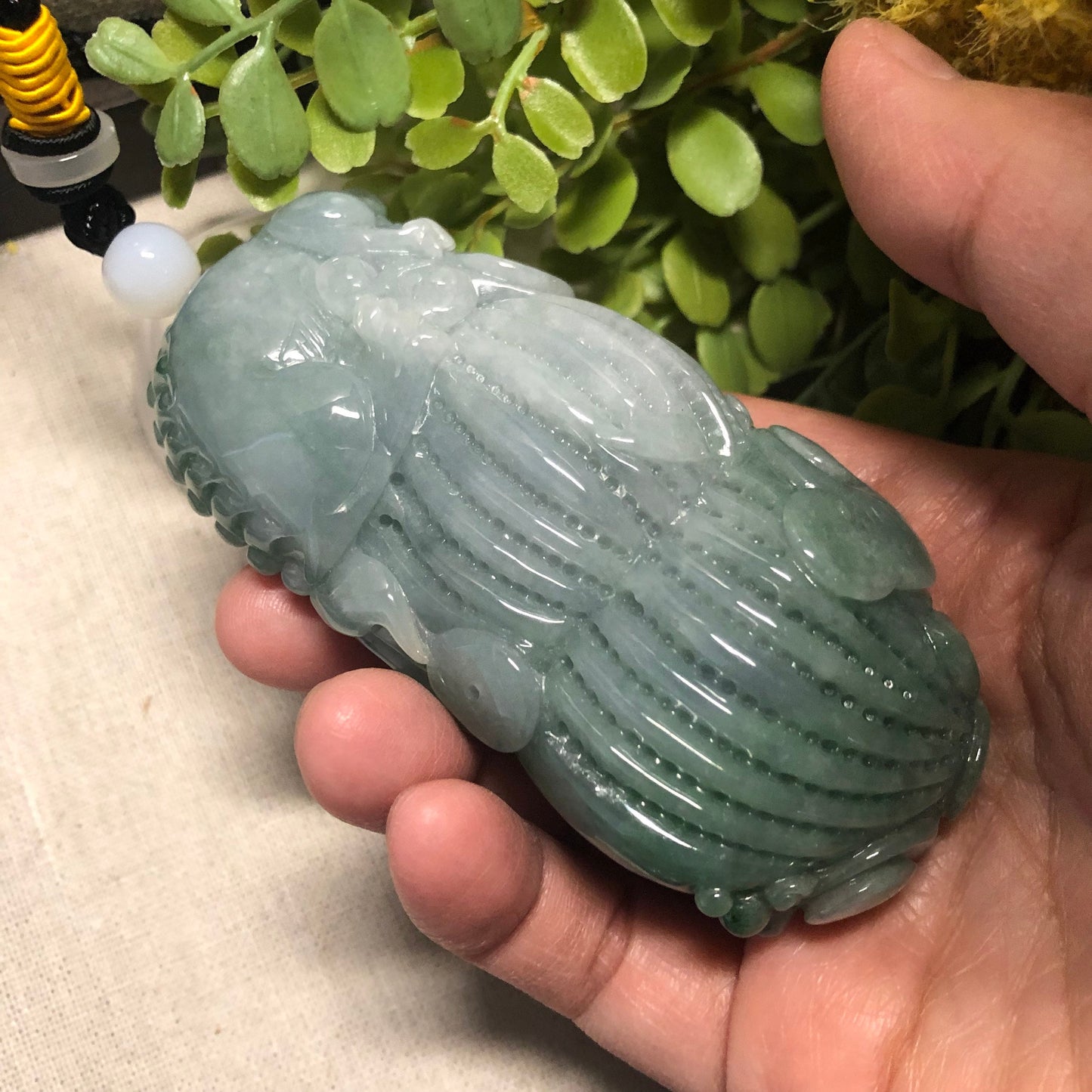 92.7mm Green Jadeite Jade Carved 3 Legged Toad Peanut Display