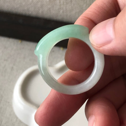 Us size 9.5-10 Jadeite Jade Green Raised Band Ring