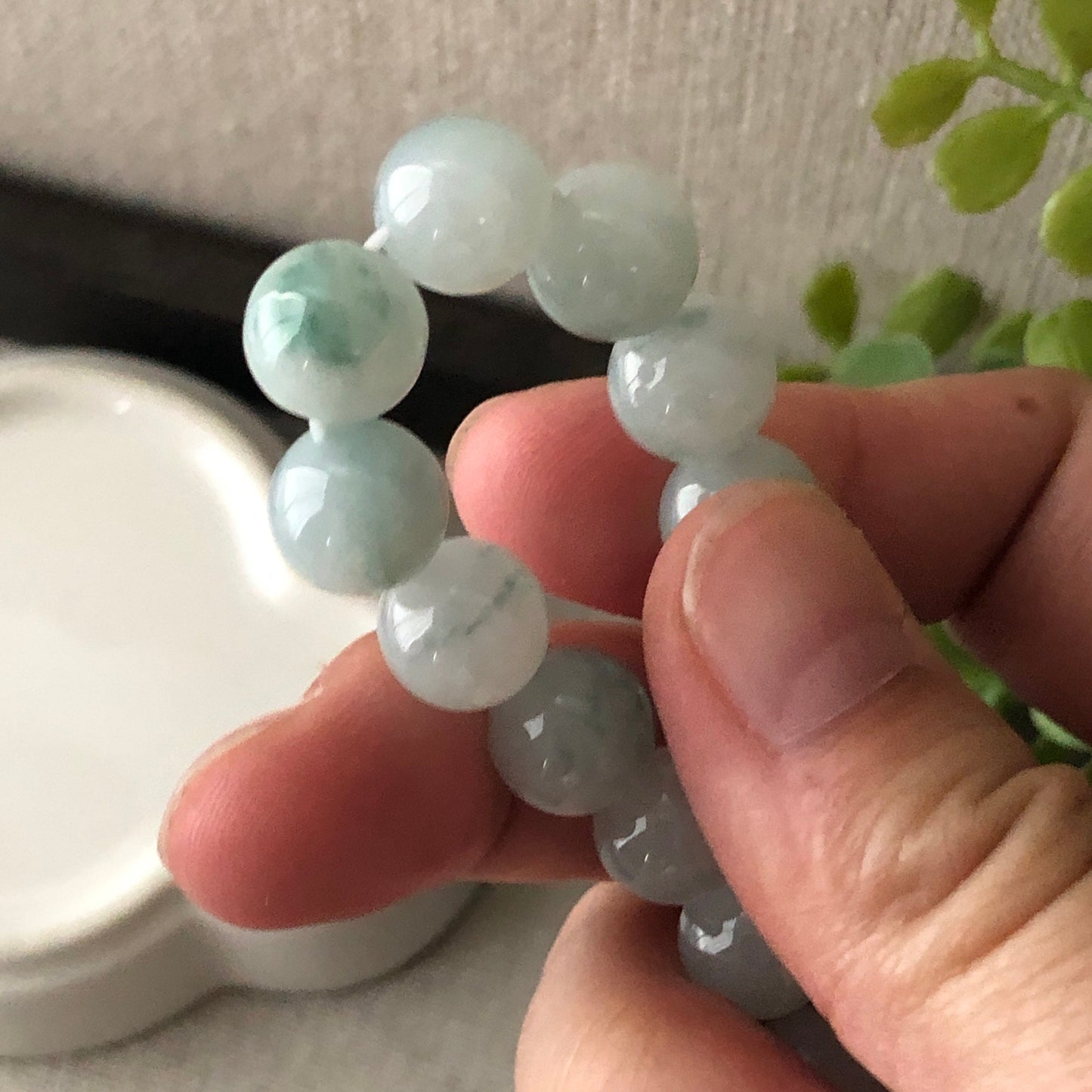 10 mm Green Float Flowers Jade Jadeite Round Bead Bracelet