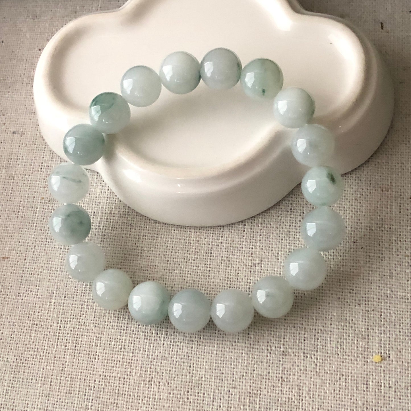 10 mm Green Float Flowers Jade Jadeite Round Bead Bracelet