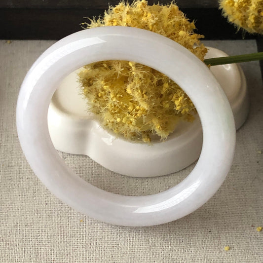 55-56 mm Icy White Jadeite Jade round shaped Bangle