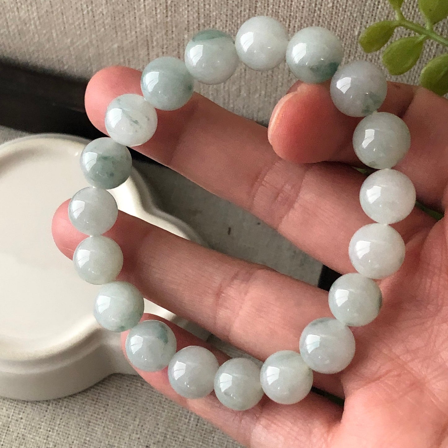 10 mm Green Float Flowers Jade Jadeite Round Bead Bracelet