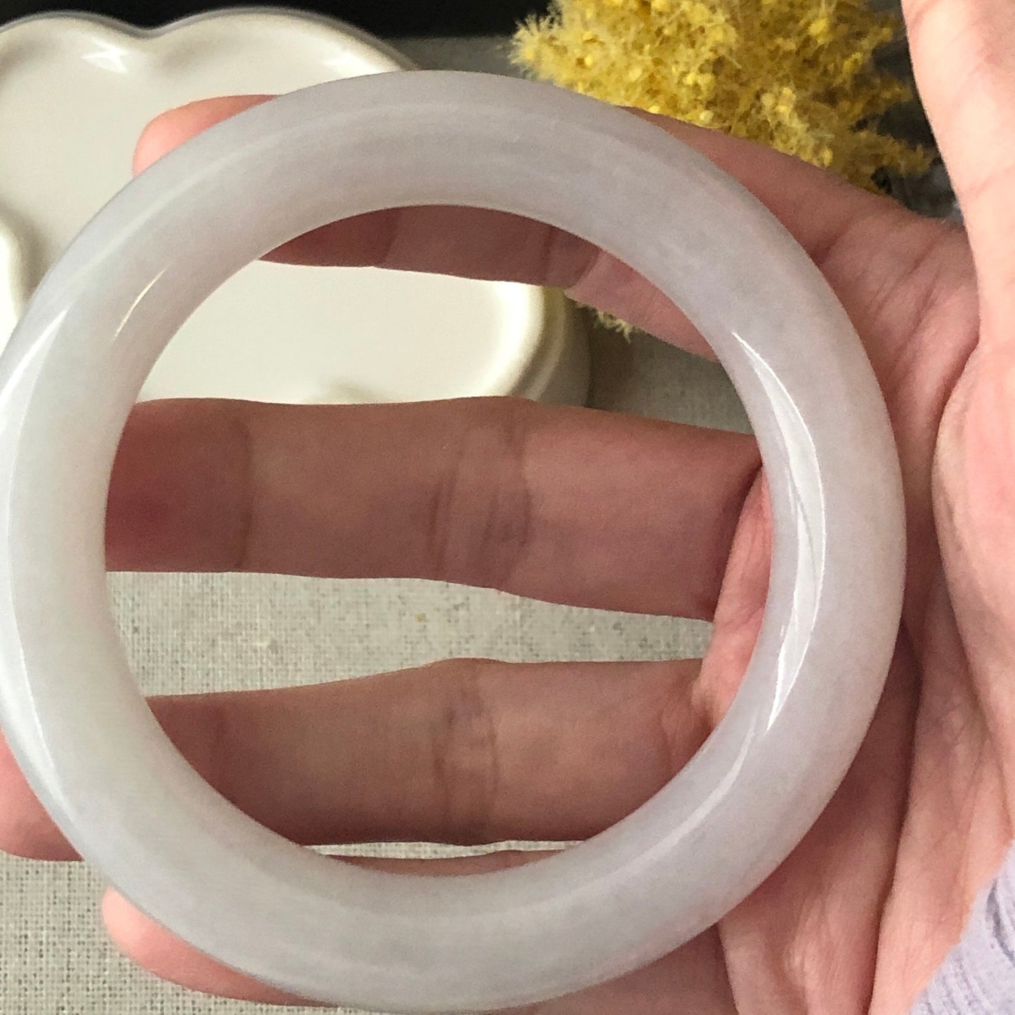 57-59 mm Icy White Tint Lavender Jadeite Jade Round shaped Bangle