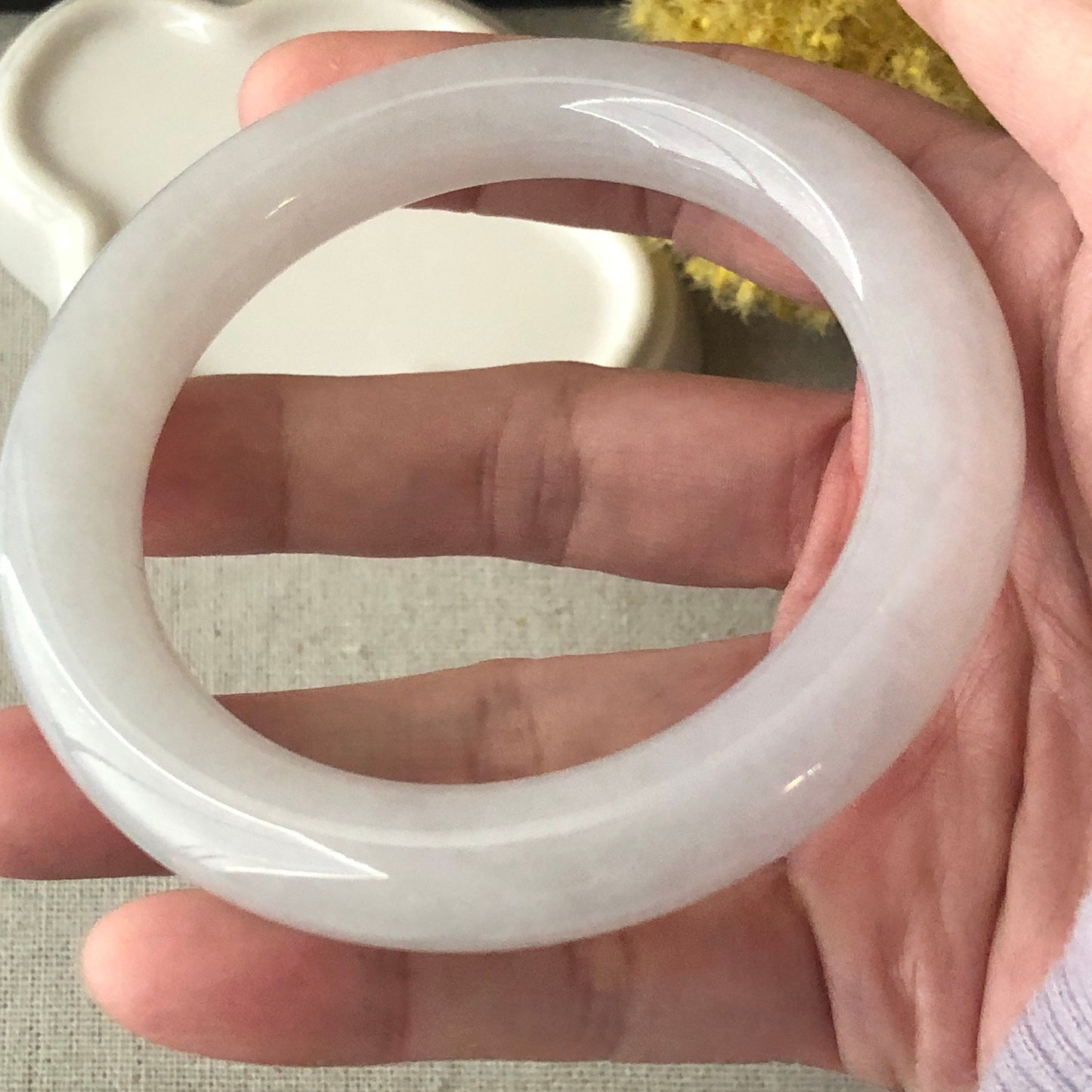 57-59 mm Icy White Tint Lavender Jadeite Jade Round shaped Bangle