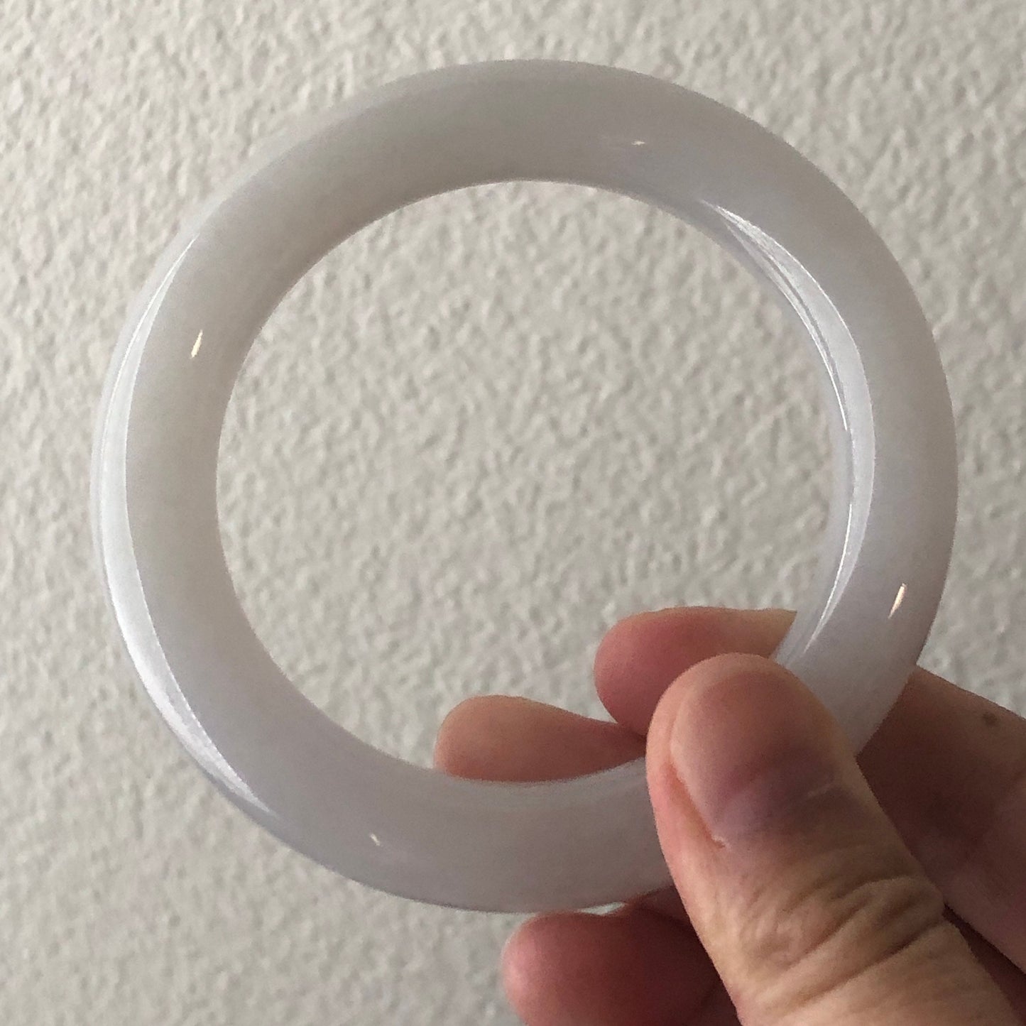 57-59 mm Icy White Tint Lavender Jadeite Jade Round shaped Bangle