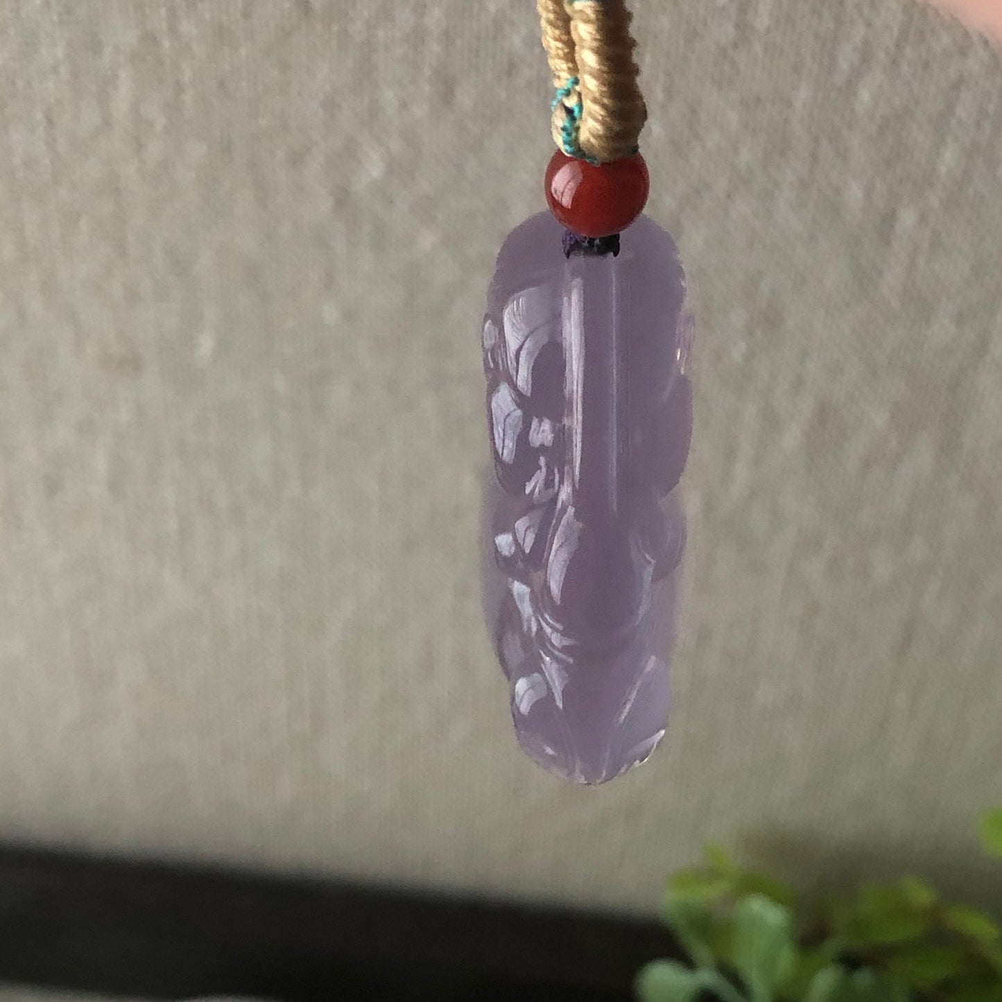 36 mm High Quality Agate Carved Lavender Buddha Pendant