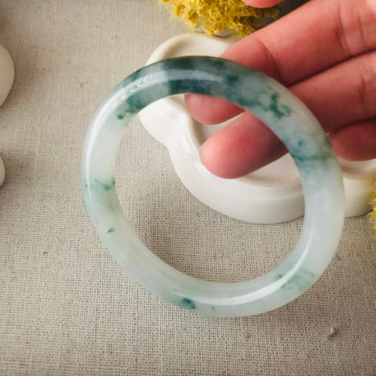 53-54mm Icy Green Float Flowers Round Jadeite Jade Bangle