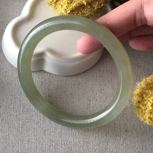 59-60mm Icy Hetian Jade Icy Green Yellow Round Shaped Bangle