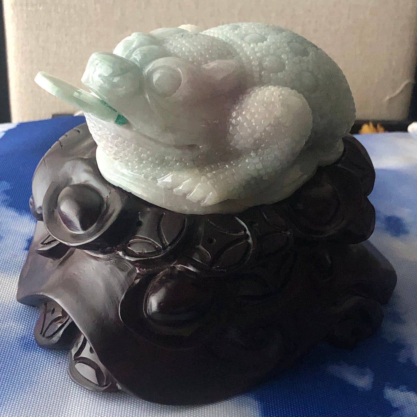 96mm Sky Blue Green Jadeite Jade Carved Three Legged Toad Display Statue