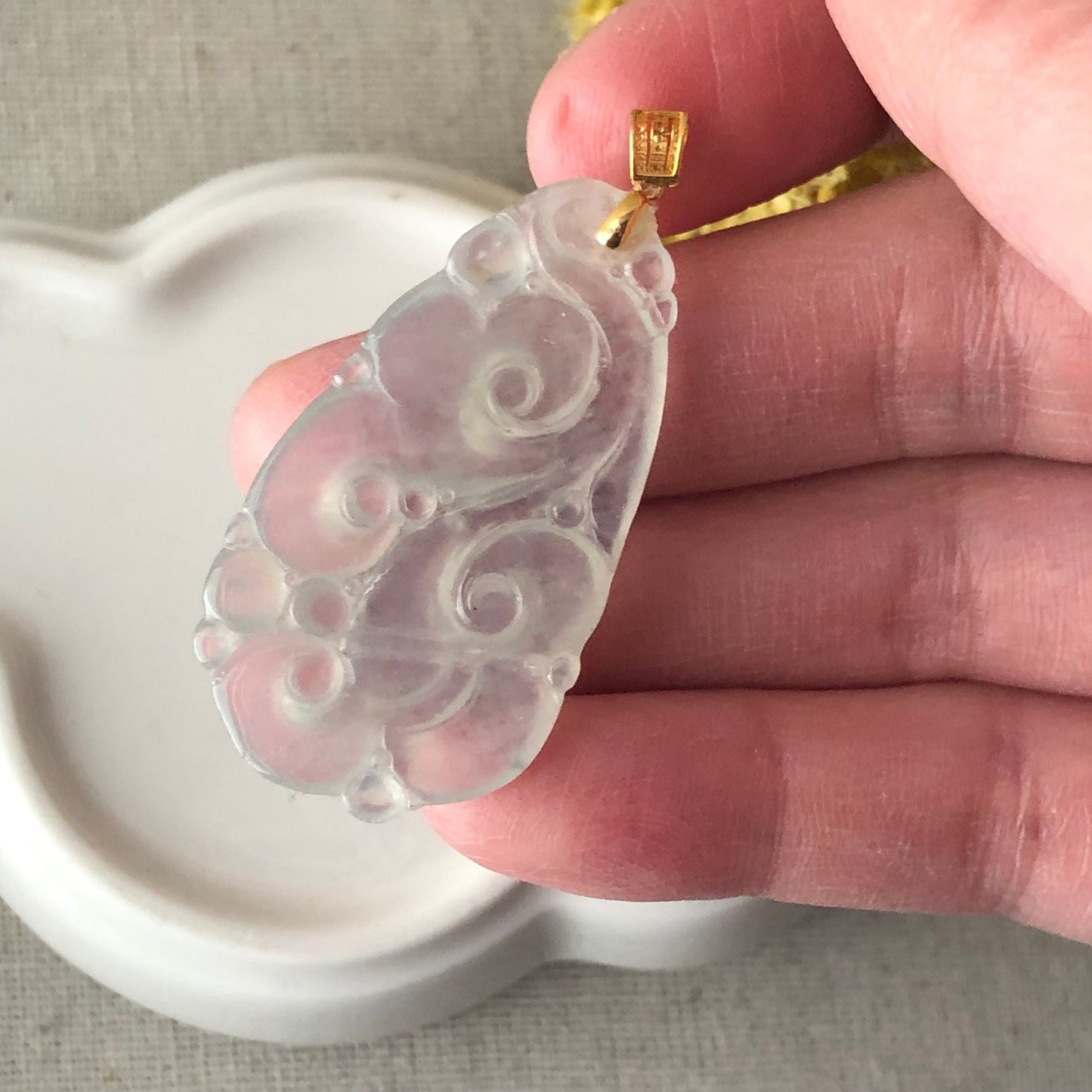 18K Gold 39mm High Icy Jadeite Jade Gloss Ruyi Cloud Pendant