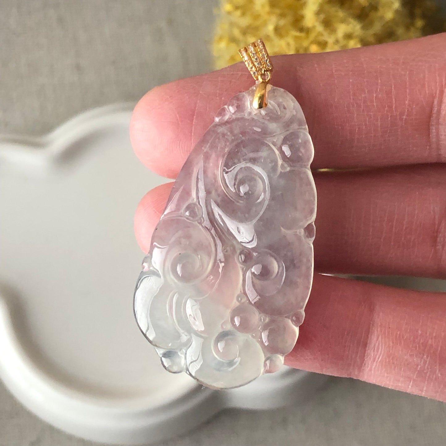 18K Gold 39mm High Icy Jadeite Jade Gloss Ruyi Cloud Pendant