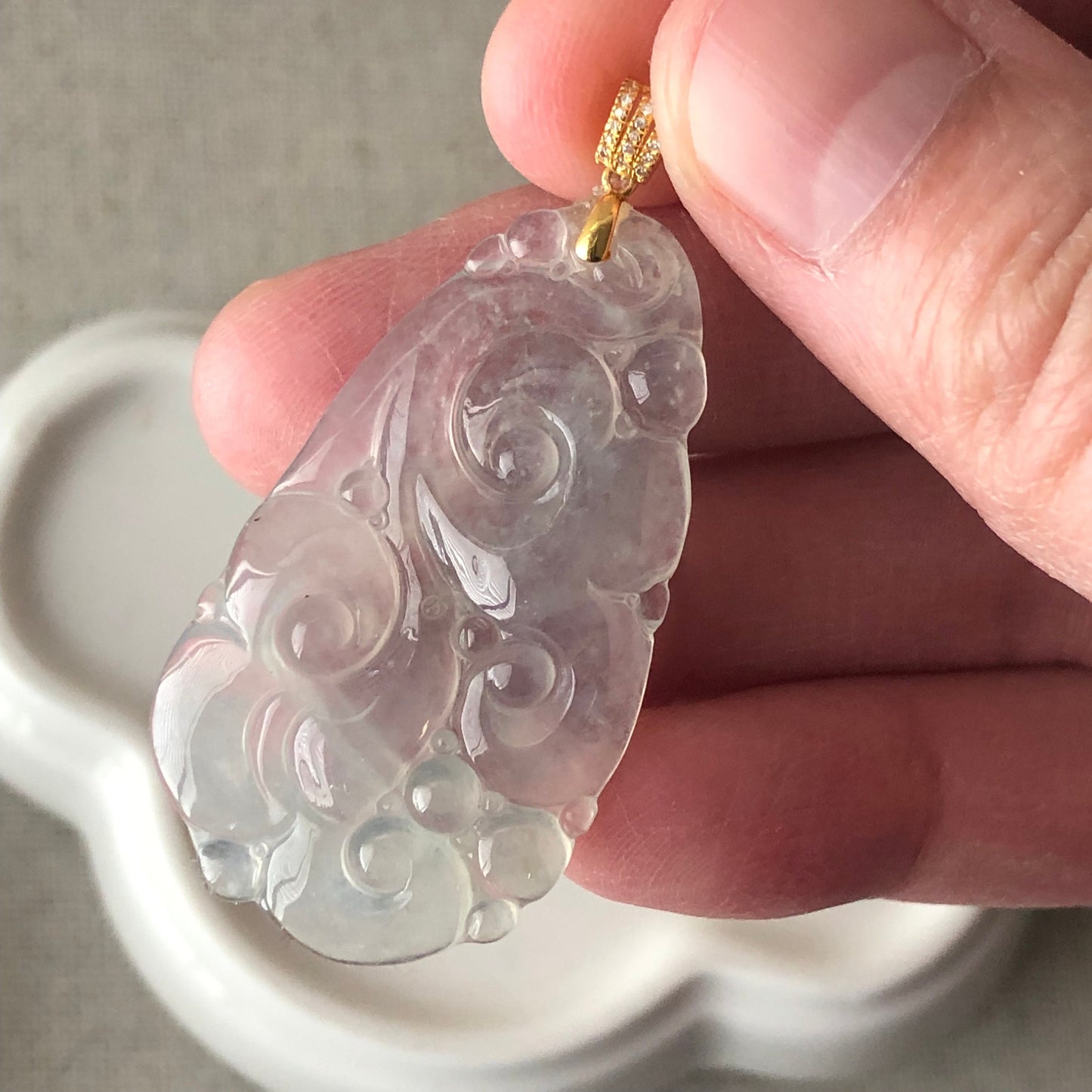 18K Gold 39mm High Icy Jadeite Jade Gloss Ruyi Cloud Pendant