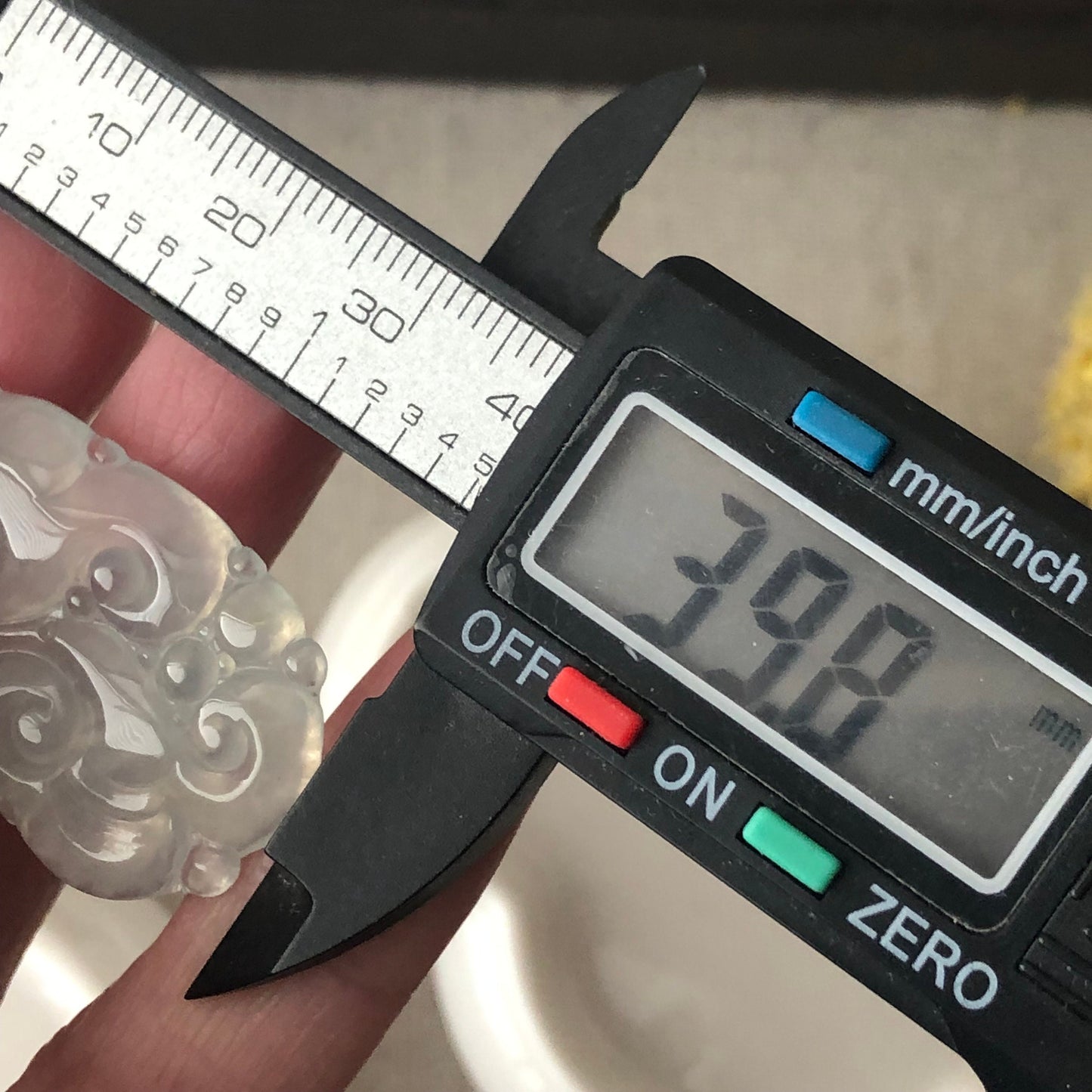 18K Gold 39mm High Icy Jadeite Jade Gloss Ruyi Cloud Pendant