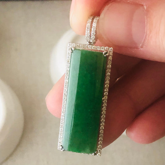 18K Gold Green Plaque Pendant set with Diamonds