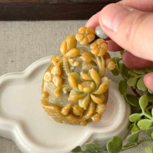 57 mm Yellow Brown 3D Carved Flower Bird Pendant