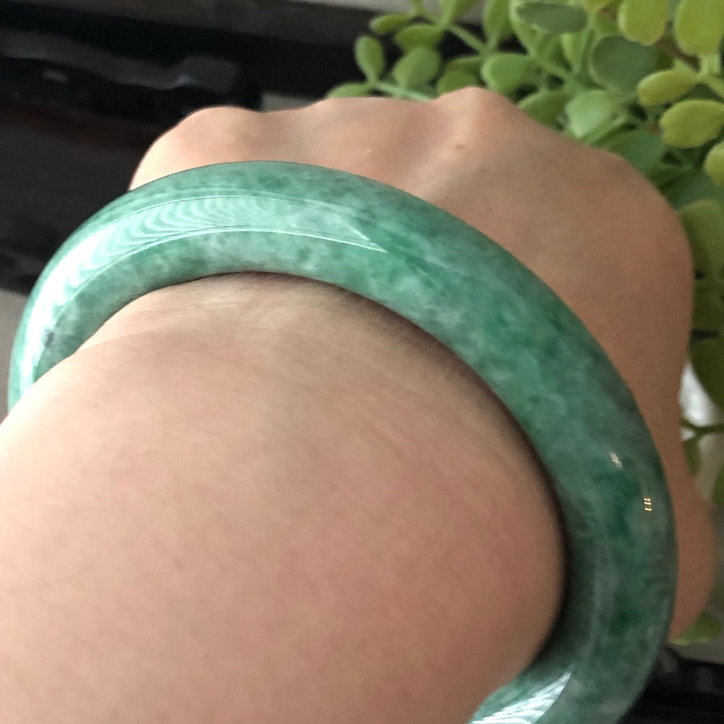 58.5-60mm Jadeite Jade Earthy Green   Round Bangle