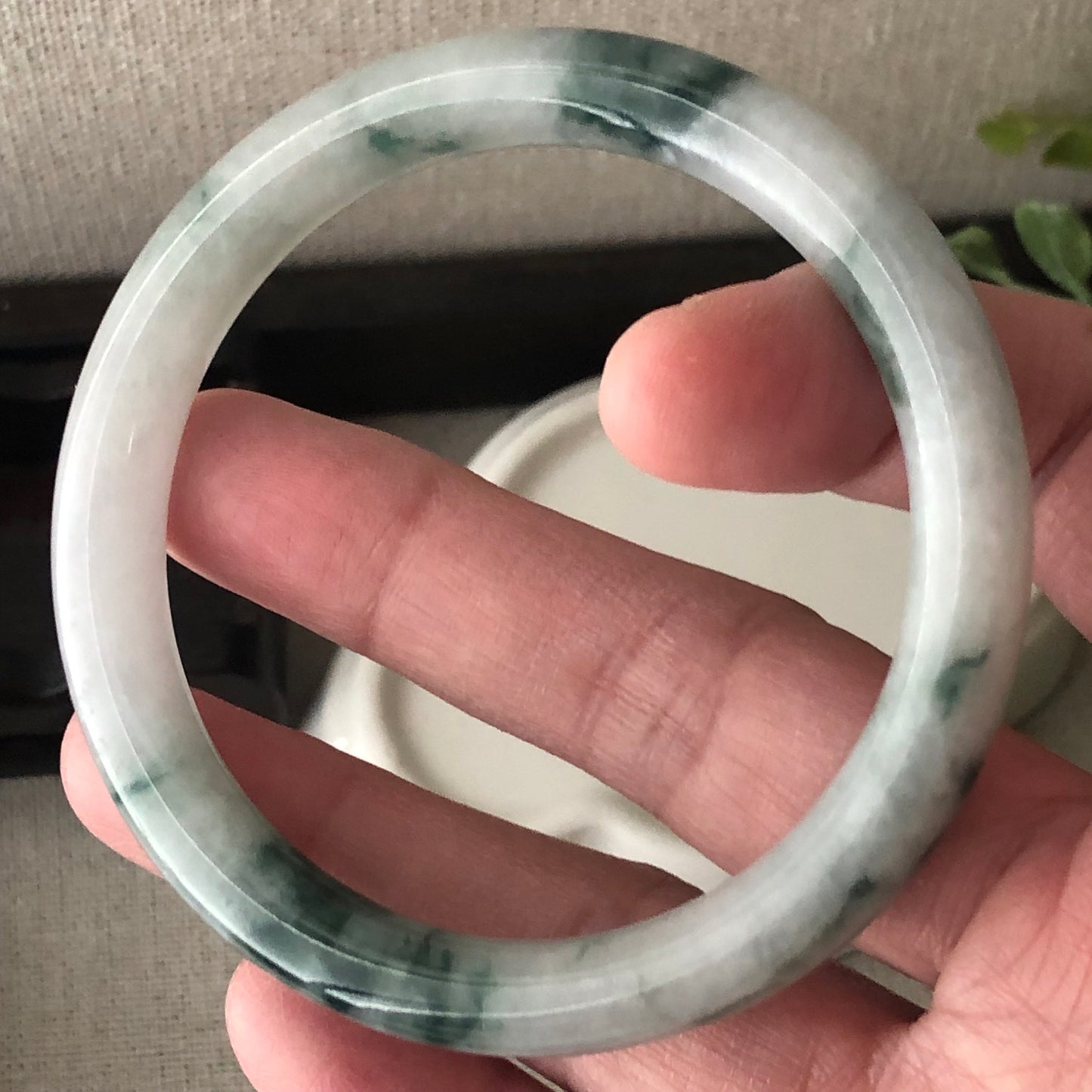 54-55mm Icy Green Float Flowers Round Jadeite Jade Bangle