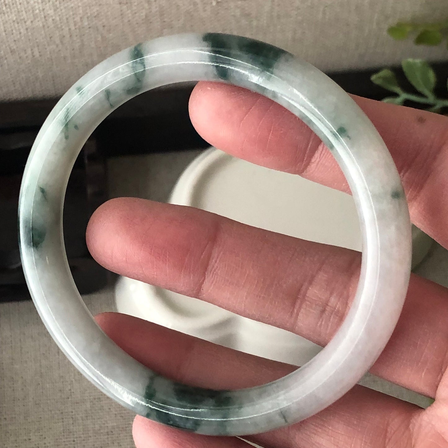 54-55mm Icy Green Float Flowers Round Jadeite Jade Bangle