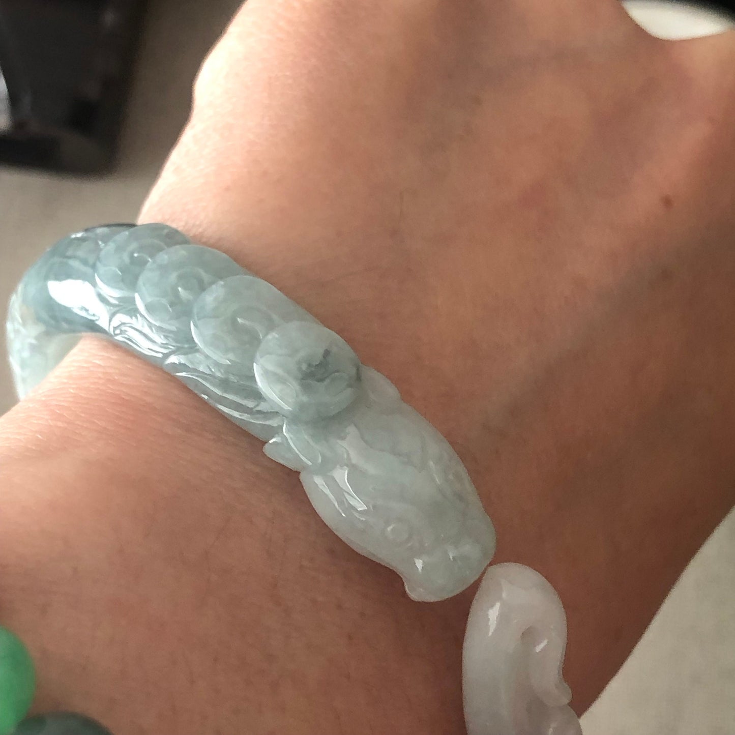 58 mm Green Float Flowers Carved Jadeite Jade Snake Bangle