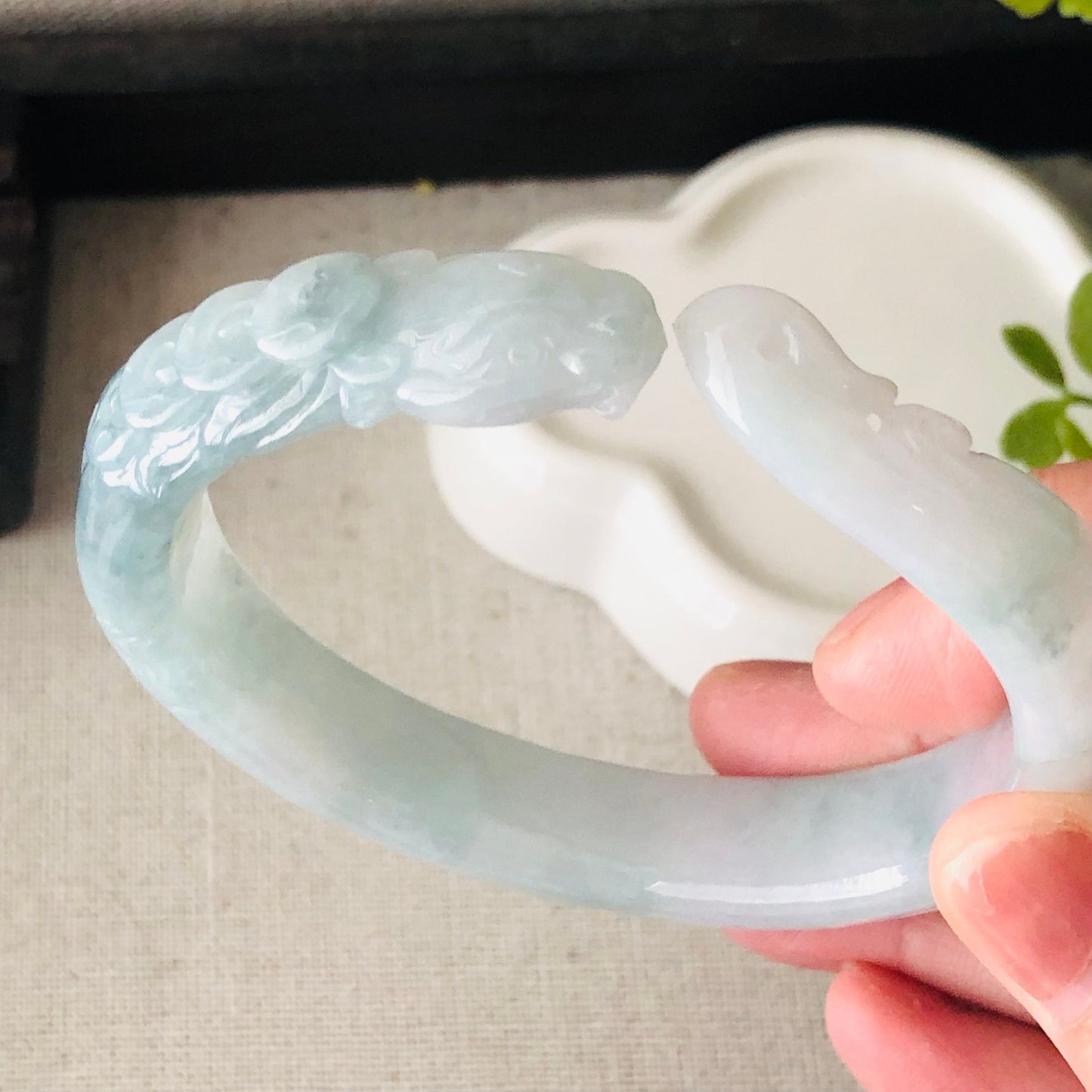 58 mm Green Float Flowers Carved Jadeite Jade Snake Bangle