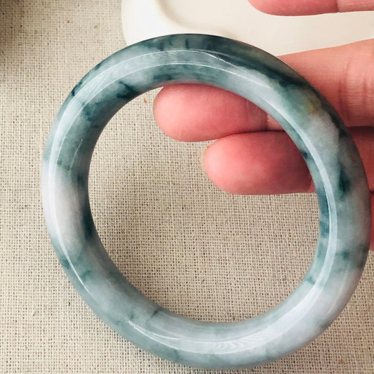 53-54mm Icy Green Float Flowers Round Jadeite Jade Bangle