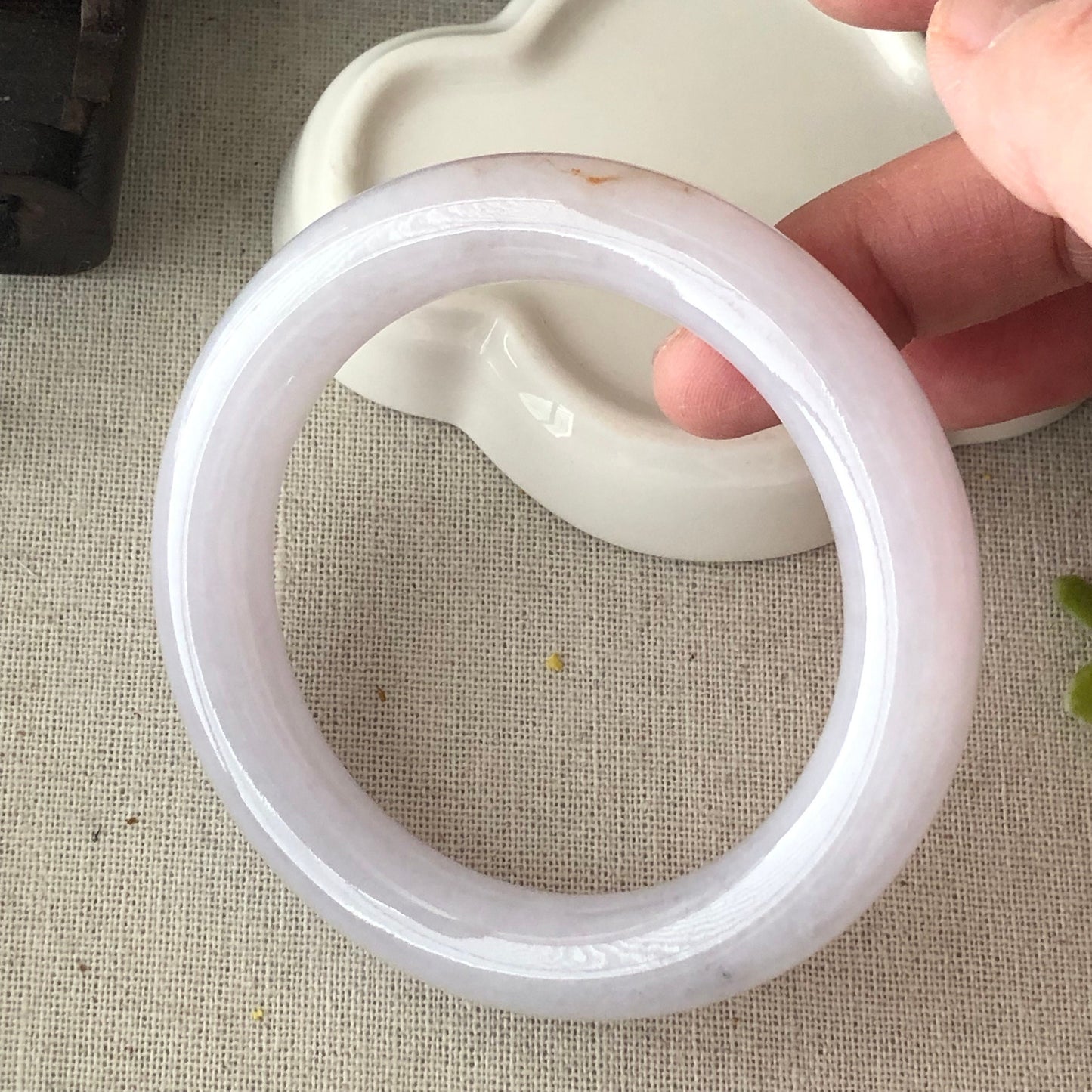 57 mm Icy Light Lavender Jadeite Jade round shaped Bangle