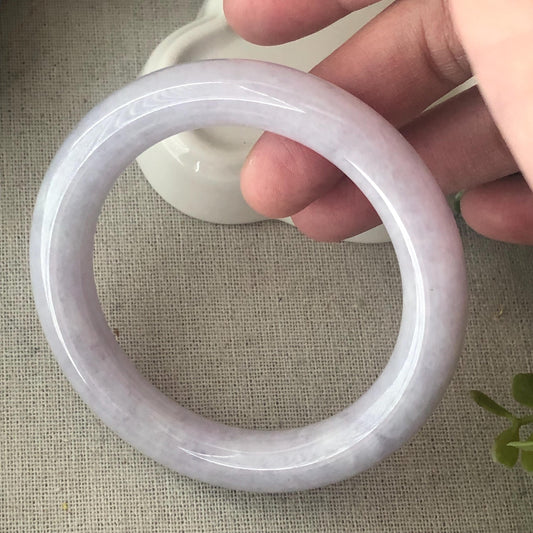 55-56 mm Light Lavender Jadeite Jade Round Shaped Bangle
