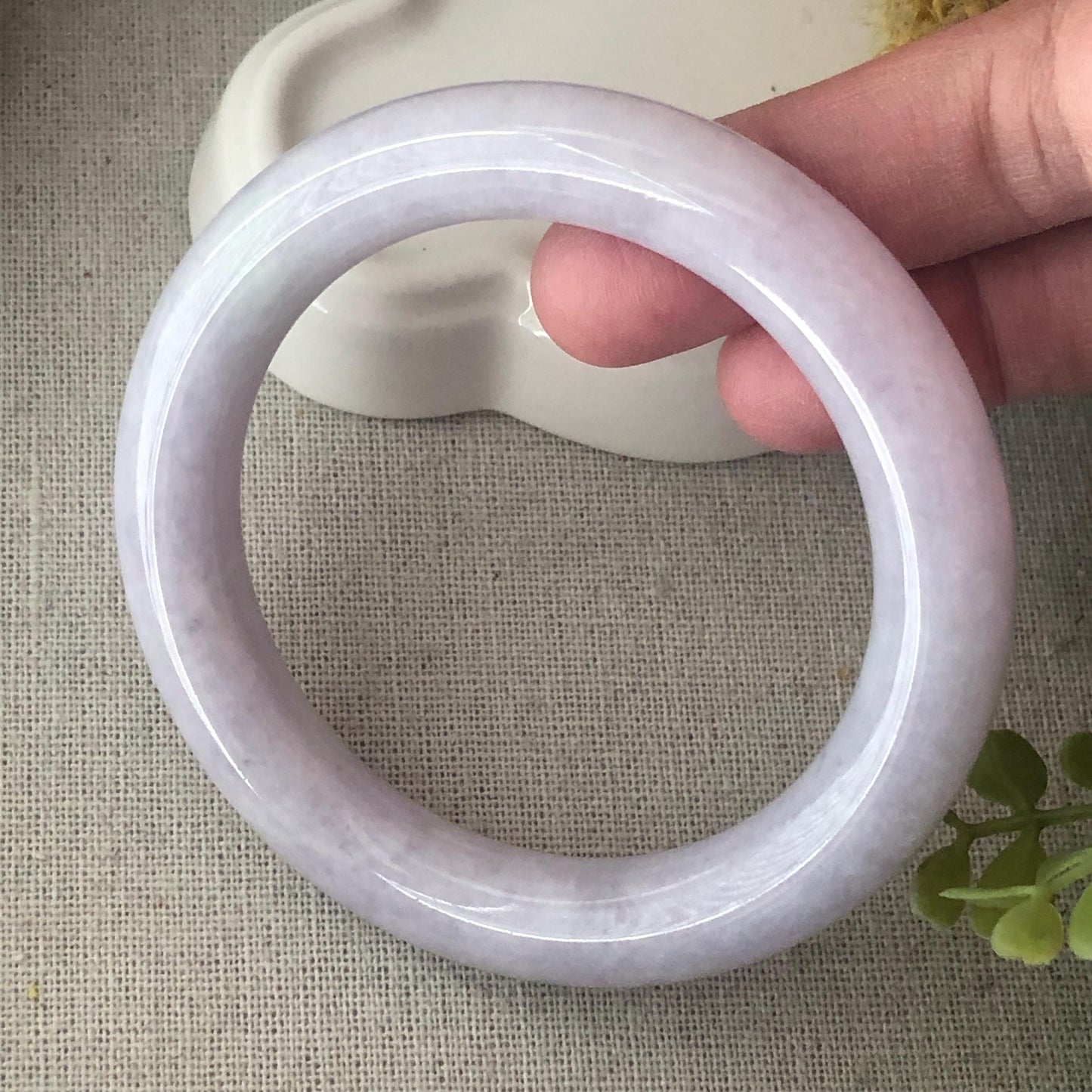 55-56 mm Light Lavender Jadeite Jade Round Shaped Bangle
