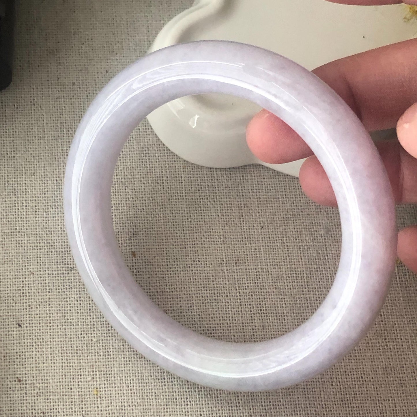 55-56 mm Light Lavender Jadeite Jade Round Shaped Bangle