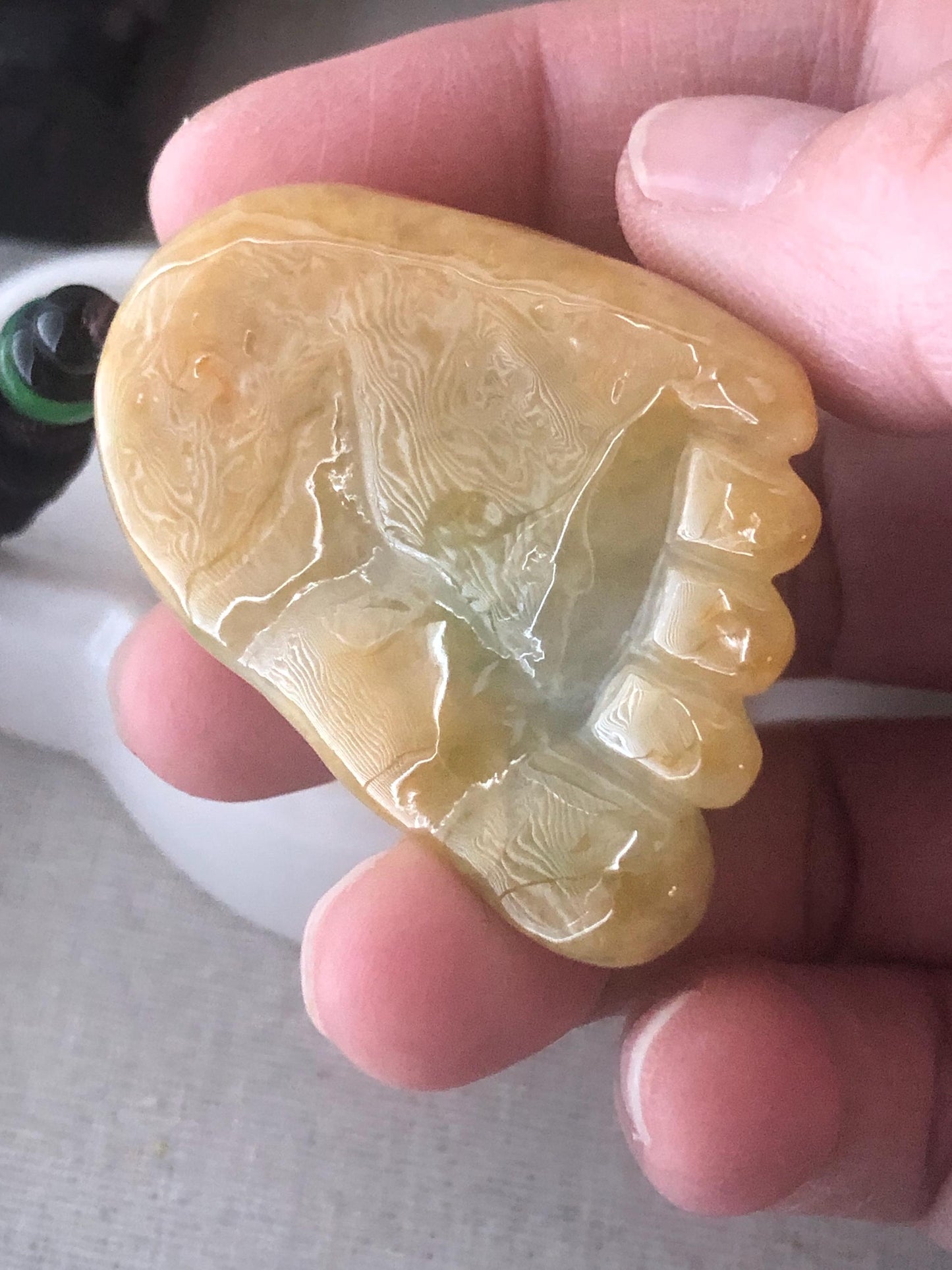 47.9 mm Yellow Green Jadeite Jade Carved Big Feet Spider Pendant