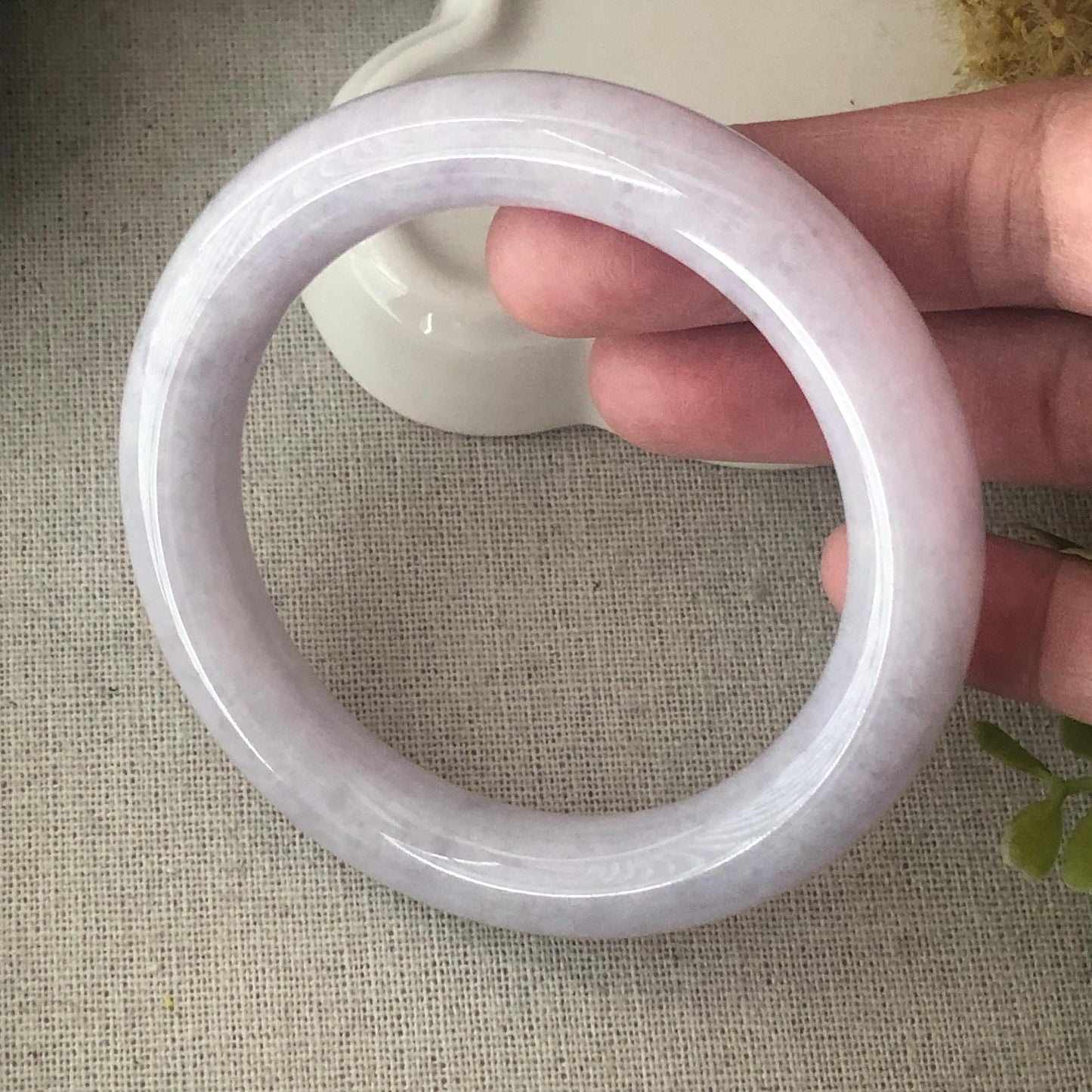 55-56 mm Light Lavender Jadeite Jade Round Shaped Bangle