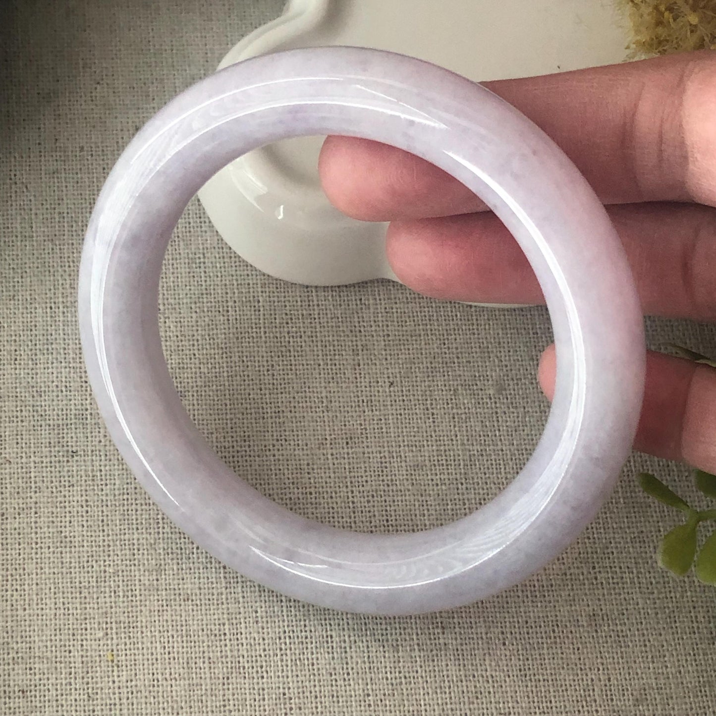 55-56 mm Light Lavender Jadeite Jade Round Shaped Bangle