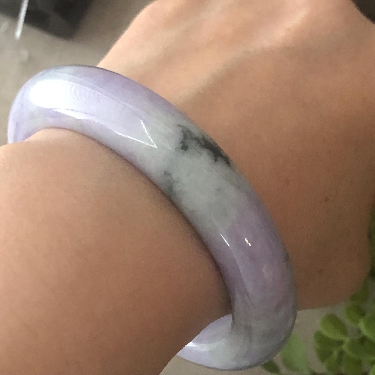 57.5 mm Lavender Green Float Flowers Jadeite Jade D shaped Bangle
