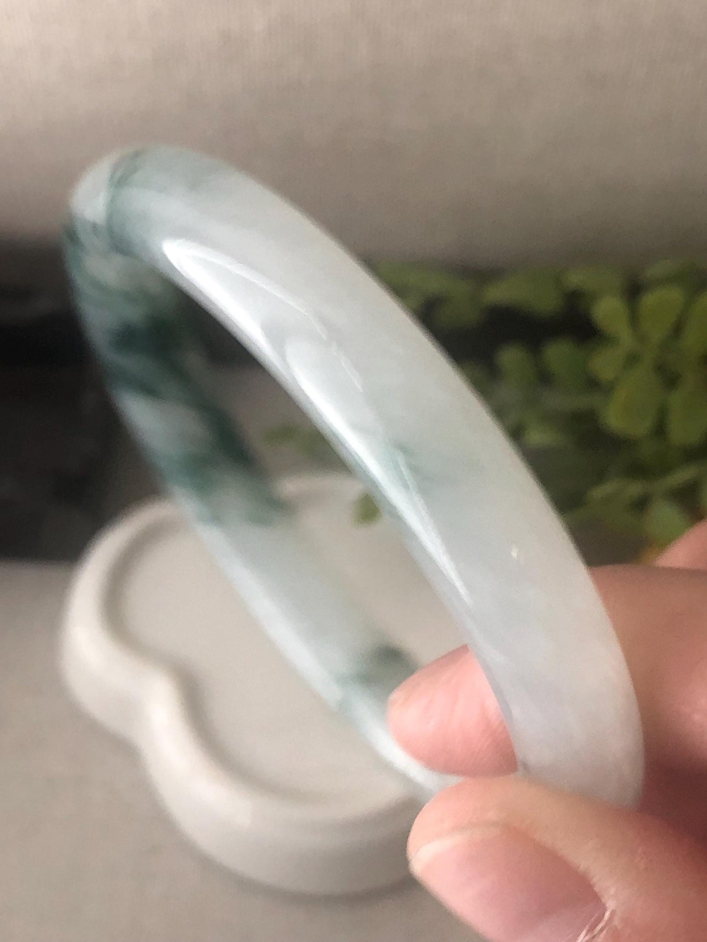 53mm Icy Green Float Flowers Round Jadeite Jade Bangle