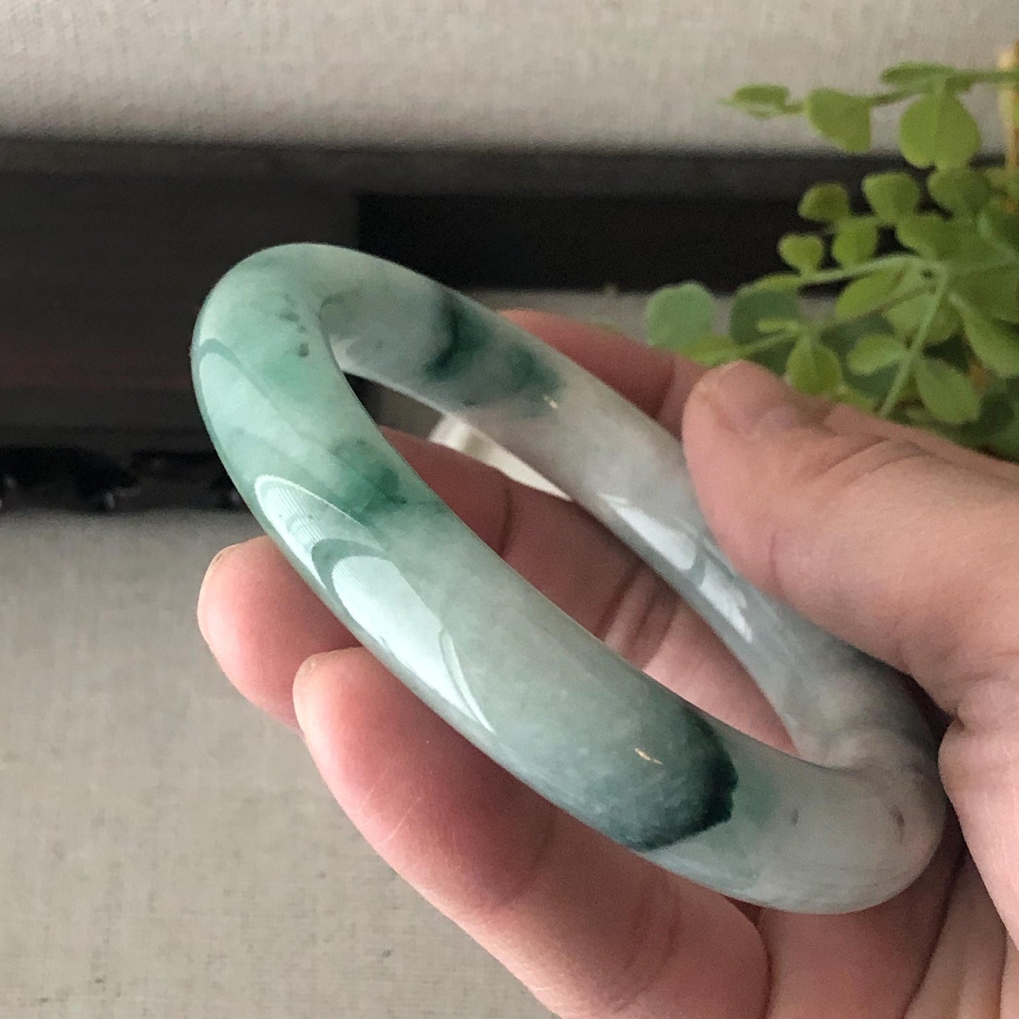56mm Green Float Flowers Jadeite Jade Round Shaped Bangle