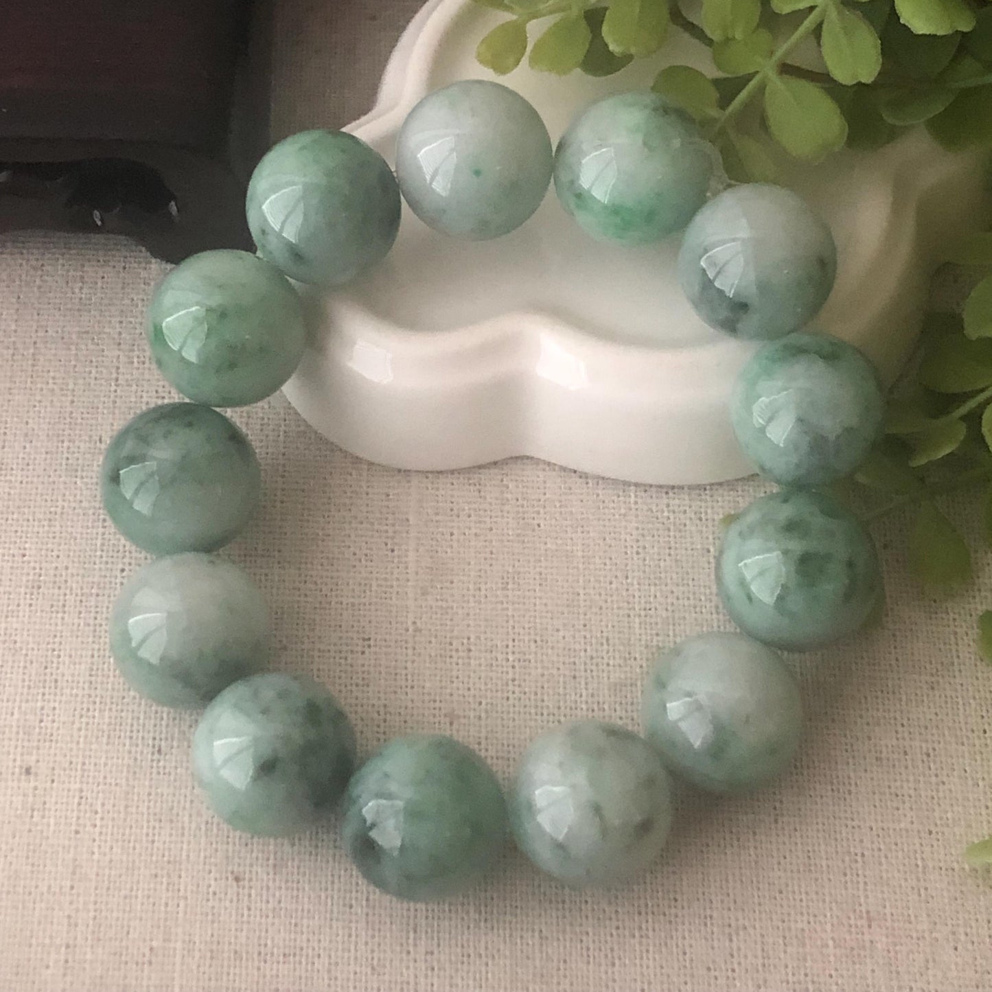 16mm Jade Jadeite Green Float Flowers Round Bead Bracelet RARE
